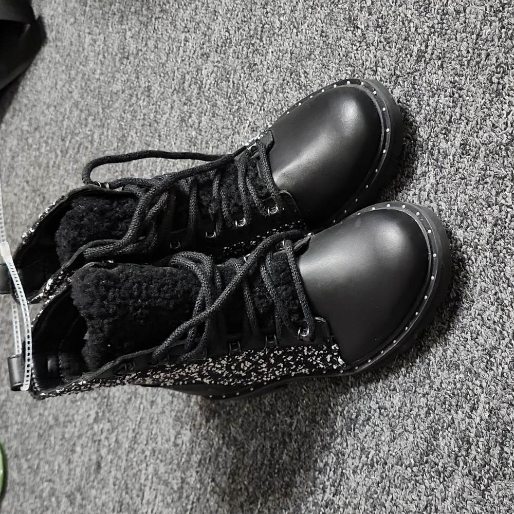 Sorel Lennox Lace up Black Boot - Picture 2 of 10